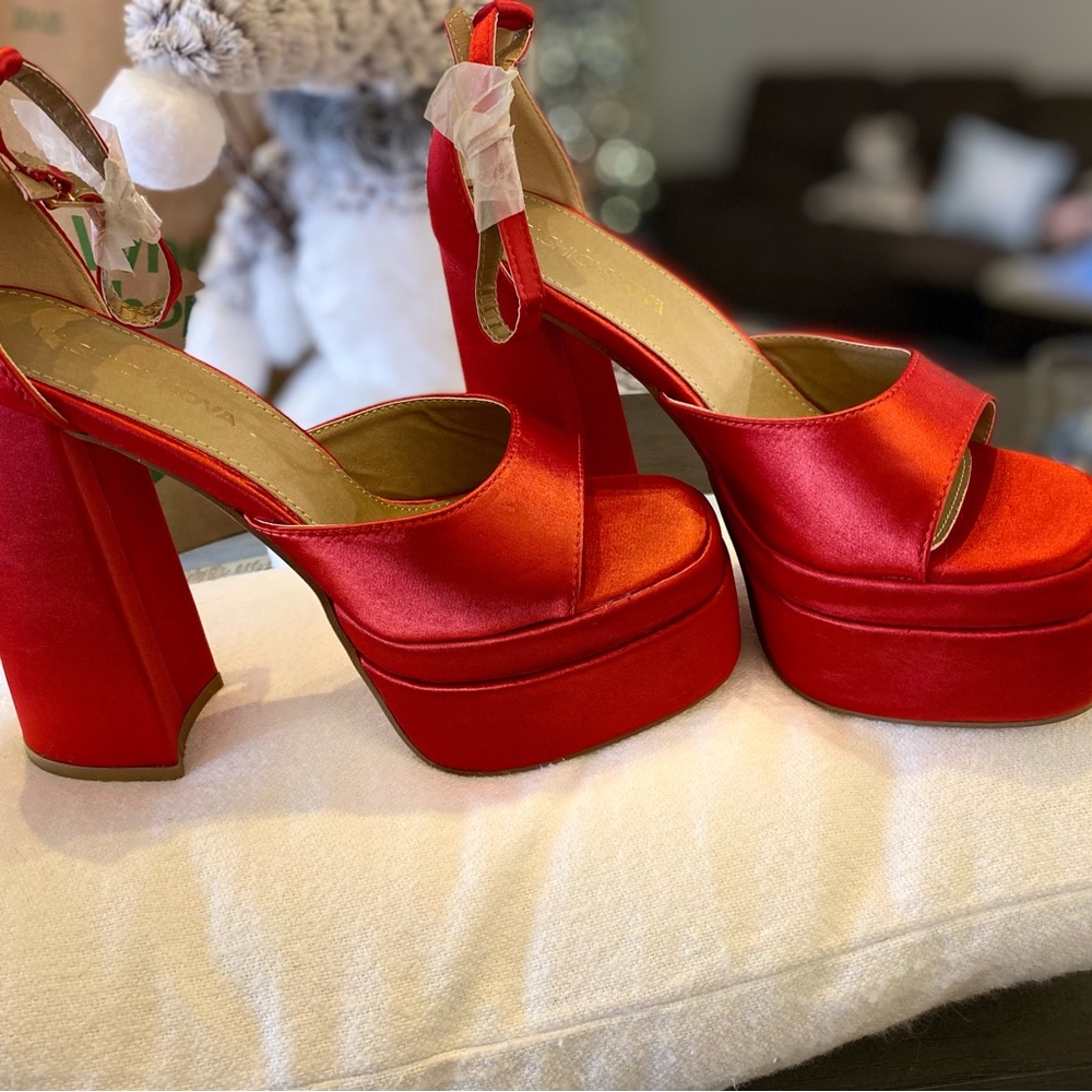 Red heels platforms